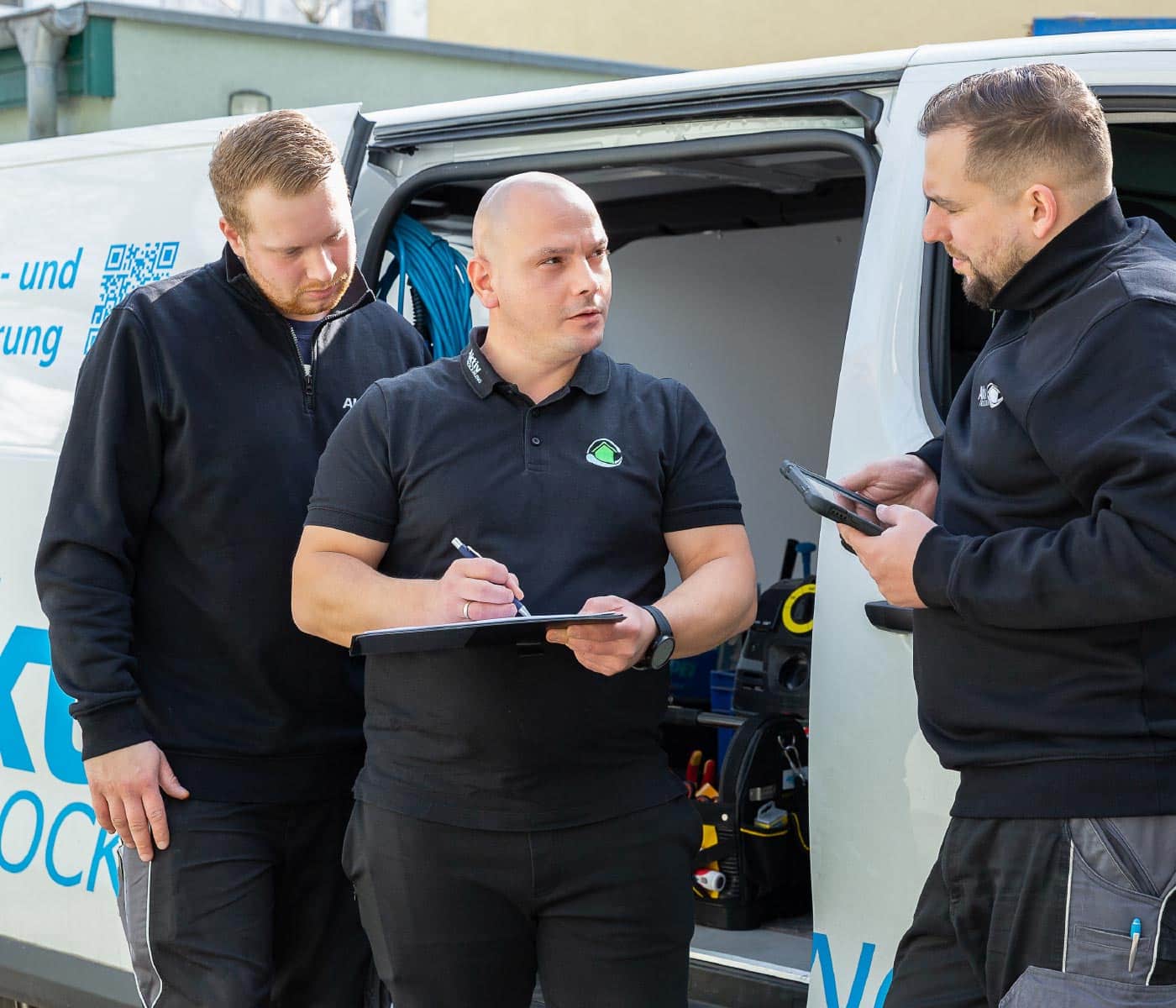 AKTIV Trocknungsservice Team mit Kanalrohrkamera